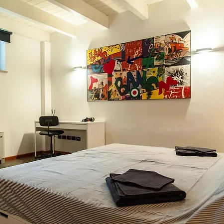 Zona Tribunale Con Garage Privato Апартаменты