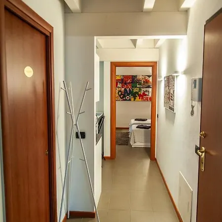 Apartament Zona Tribunale Con Garage Privato *