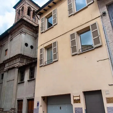 Zona Tribunale Con Garage Privato Parma